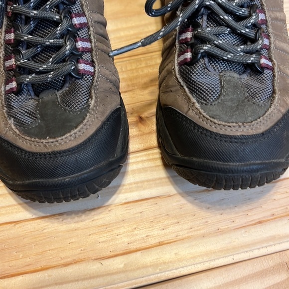 Women’s Hi-Tec Banshee shoe  size 6 - Picture 5 of 7